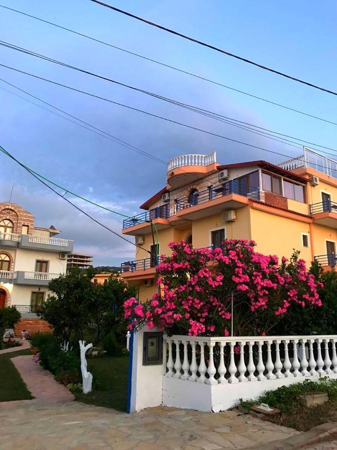 Vila Laura Pasha Villa Ksamil Eksteriør billede