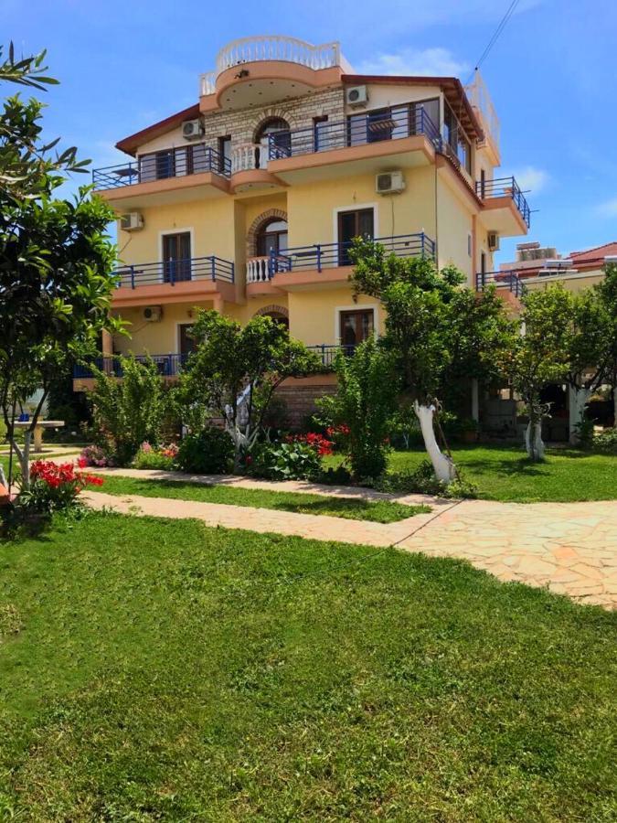 Vila Laura Pasha Villa Ksamil Eksteriør billede